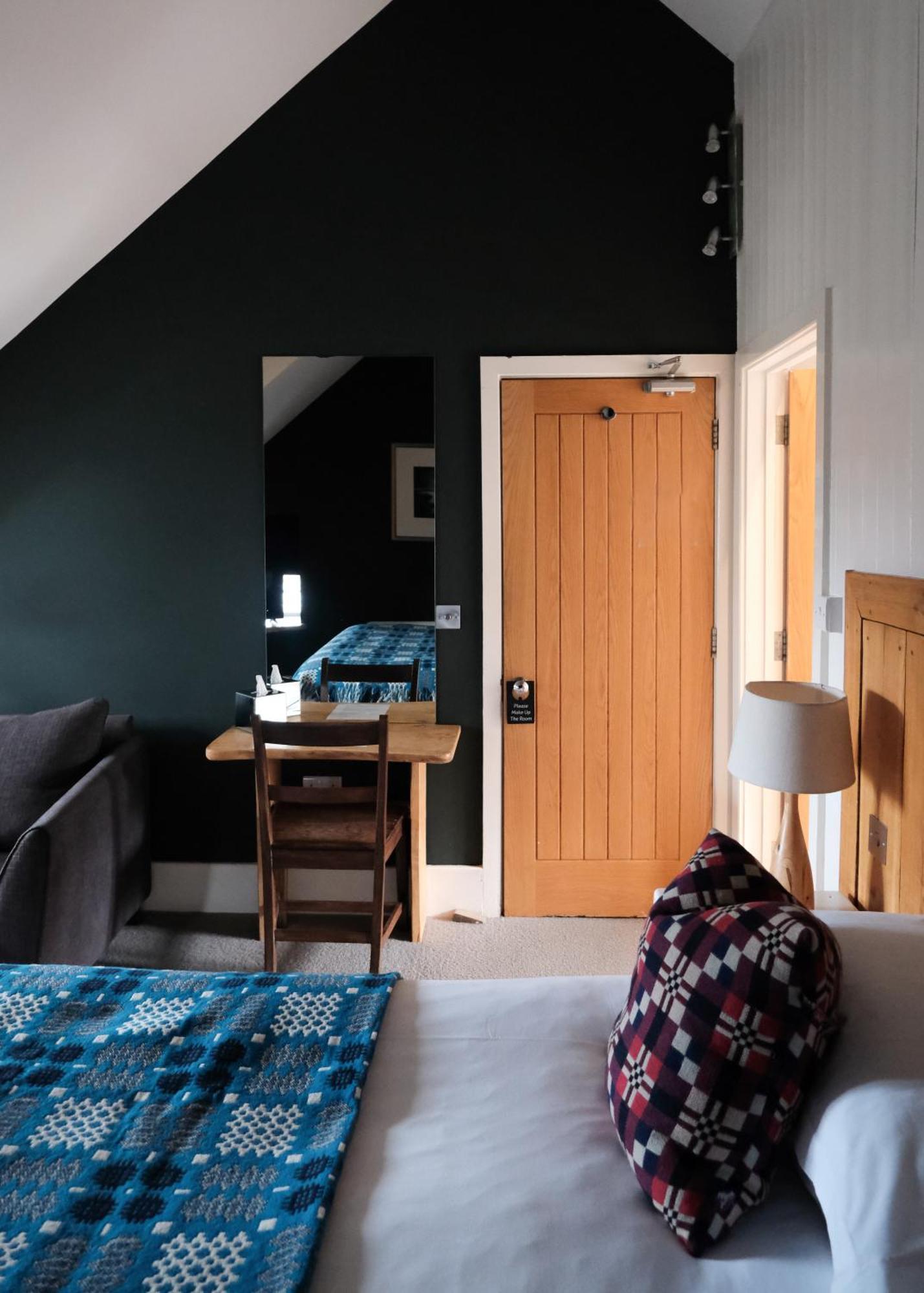 Hotel Llys Meddyg Newport  Esterno foto